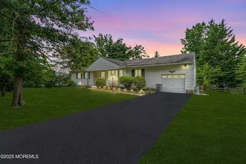 37 Pease Rd, Manalapan, NJ 07726