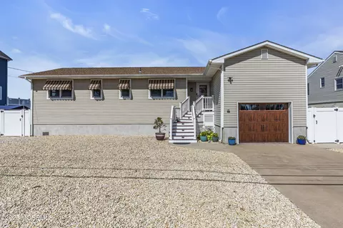40 Channel Rd, Toms River, NJ 08753
