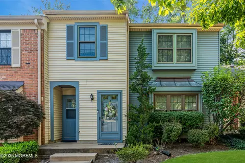 71 Bradford Ct, Matawan, NJ 07747