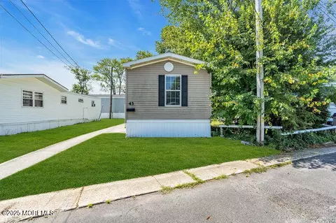43 Bayshore Mobile Mnr, Hazlet, NJ 07730
