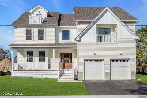 78 Saltspray Dr, Forked River, NJ 08731