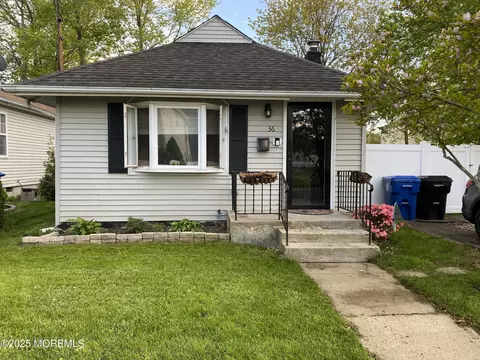 36 Taylor Ave, North Middletown, NJ 07748