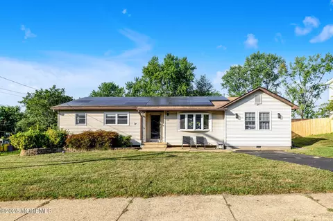 64 Rhode Island Dr, Jackson, NJ 08527