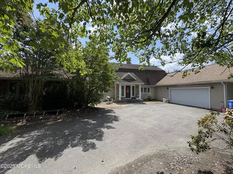 36 White Pine Rd, Chesterfield, NJ 08515
