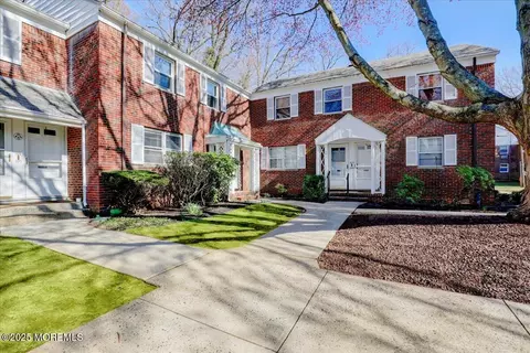 102 Manor Dr, Red Bank, NJ 07701