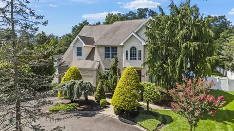 158 Sweetmans Ln #1, Manalapan, NJ 07726