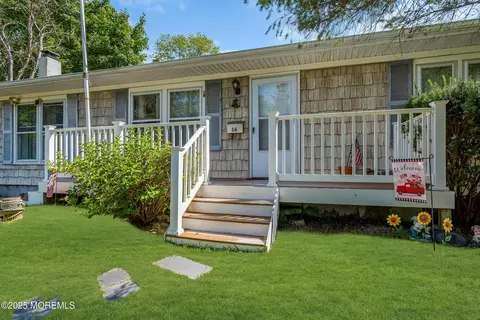 16 Tilton Ave, Toms River, NJ 08757