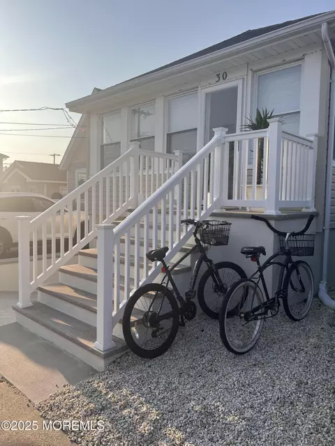 30 N St, Seaside Park, NJ 08752
