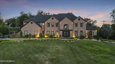 20 Fountayne Ln, Manalapan, NJ 07726