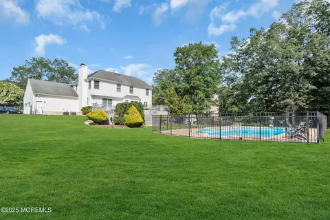 8 Sheldon Dr, Jackson, NJ 08527 photo 2
