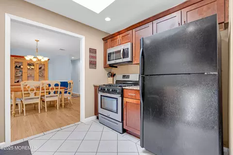 Kitchen - 810 Devon St, Forked River, NJ 08731 photo 3 of 3
