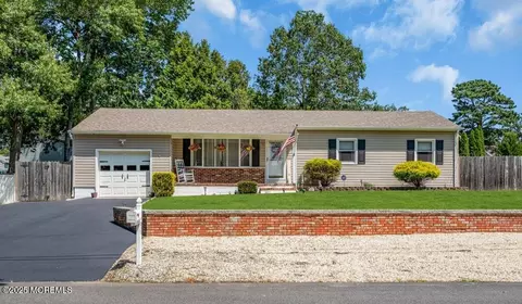 810 Devon St, Forked River, NJ 08731