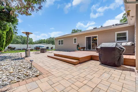 Exterior - 810 Devon St, Forked River, NJ 08731 photo 6 of 9
