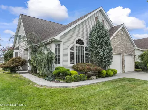 33 Leeds Ln, Monroe, NJ 08831