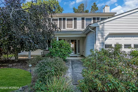 660 Branch Dr, Toms River, NJ 08755