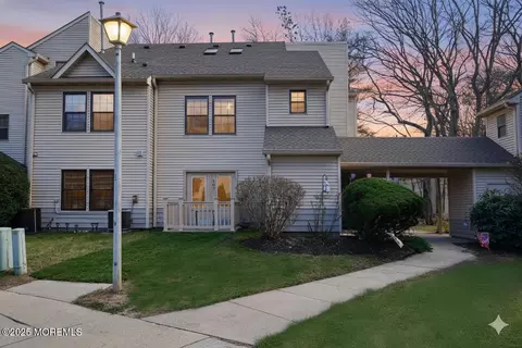 202 Owls Nest Ct, Jackson, NJ 08527