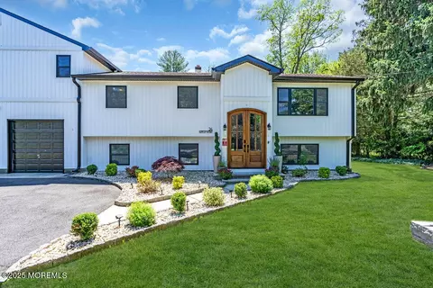 24 Bentley Rd, Monroe, NJ 08831