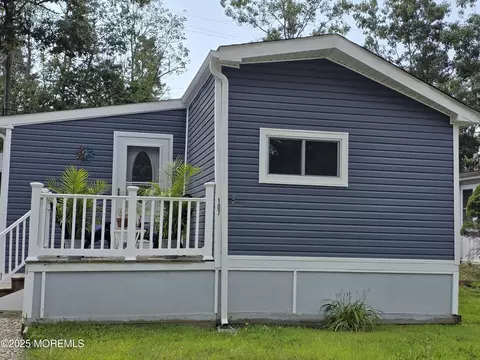 107 Redwood Dr, Barnegat, NJ 08005