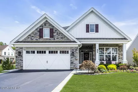123 Grandview Cir, Farmingdale, NJ 07727