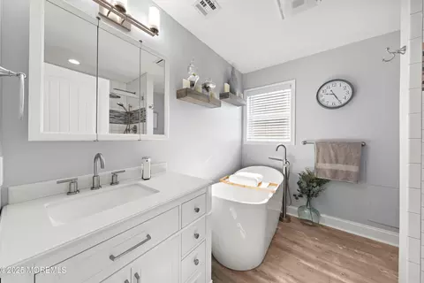 Bath - 309 Ormond Dr, Lavallette, NJ 08735 photo 4 of 6