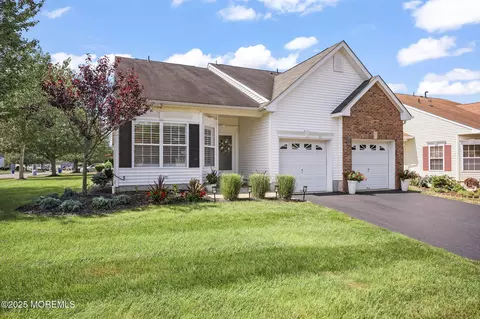 21 Silver Maple Ln, Howell, NJ 07731