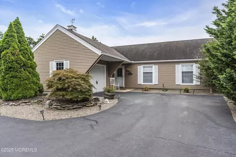 1109 Carriage Ct, Toms River, NJ 08753