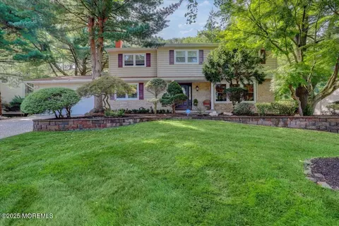 10 Brunswick Dr, Morganville, NJ 07751