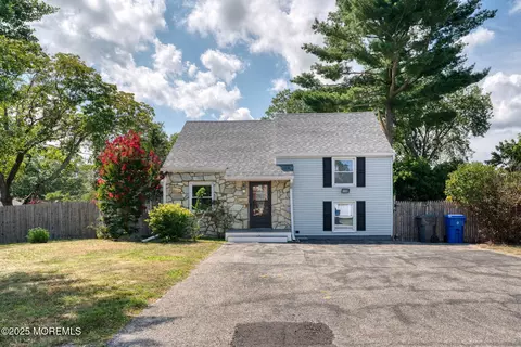 16 Field St, Toms River, NJ 08753
