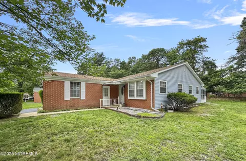 91 Constitution Blvd, Manchester, NJ 08759