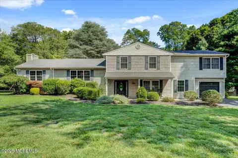 51 Normandy Ct, Middletown, NJ 07748