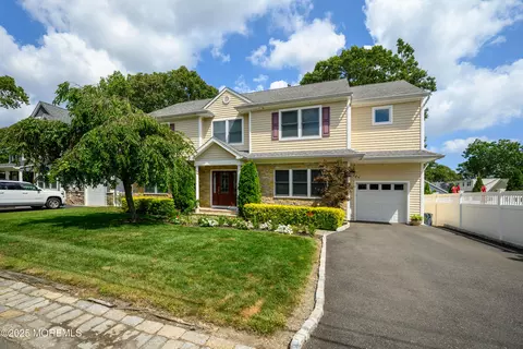 305 Barbara Dr, Point Pleasant, NJ 08742