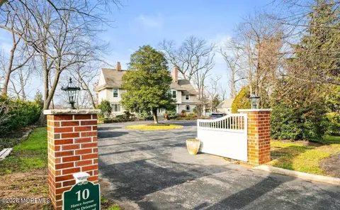 10 Hance Ave, Tinton Falls, NJ 07724