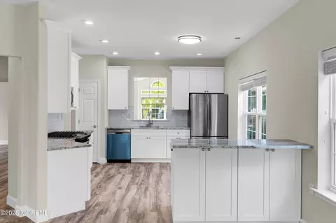 49 Rochford Dr, Manchester, NJ 08759