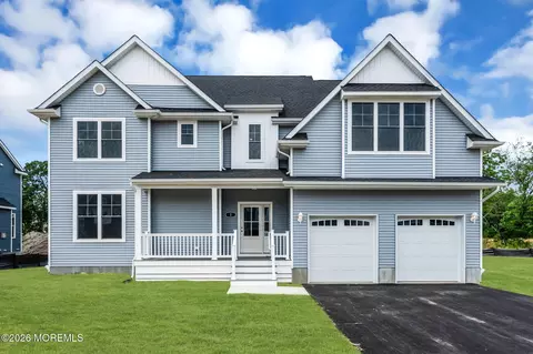 2 Potters Ct, Bayville, NJ 08721