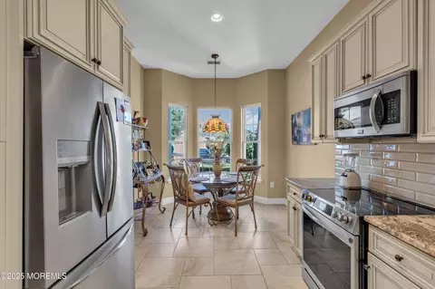 41 Greensprings Dr, Lakewood, NJ 08701
