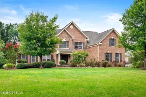 6 Sleepy Hollow Ct, Allentown, NJ 08501