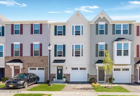 404 High Pointe Ln, Tinton Falls, NJ 07753