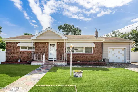 309 Heritage Dr, Brick, NJ 08723