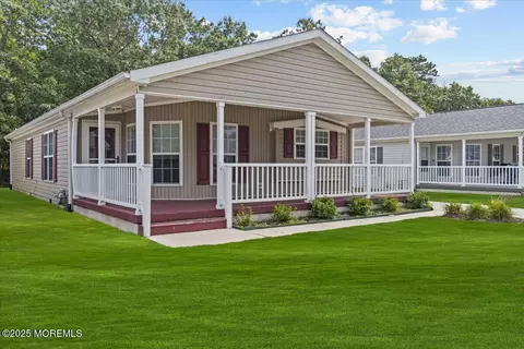 26 Baltusrol Dr, Mays Landing, NJ 08330