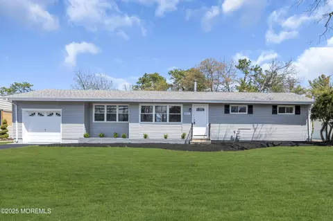 911 Neville St, Toms River, NJ 08753