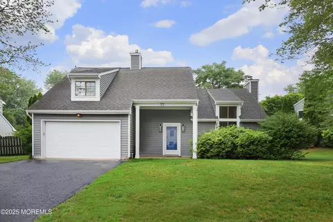 22 Palomino Pl, Tinton Falls, NJ 07701