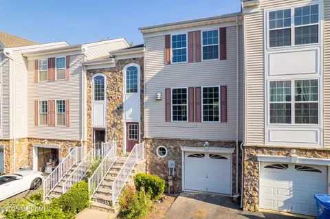 19 Russell Ct, Matawan, NJ 07747