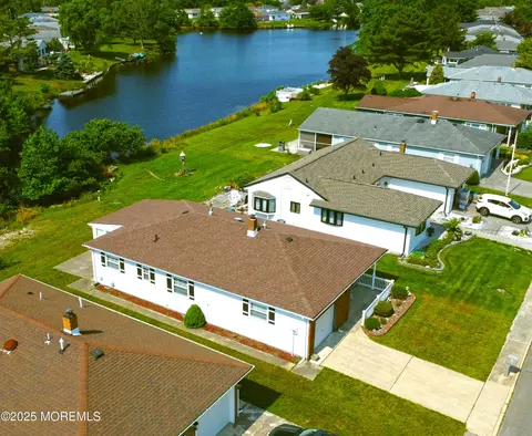 861 Jamaica Blvd, Toms River, NJ 08757