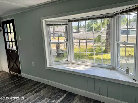 Living - 22 Maple St, Waretown, NJ 08758 photo 1 of 4