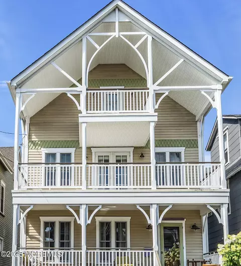 35 Embury Ave, Ocean Grove, NJ 07756