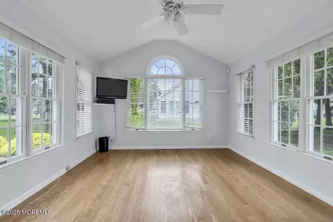 409 Kingsridge Rd, Manchester, NJ 08759