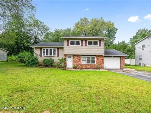 58 Villanova Dr, Jackson, NJ 08527