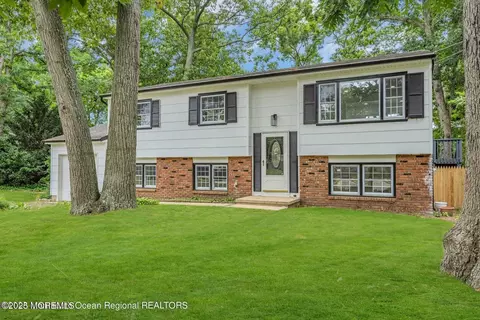 345 Dallas Dr, Toms River, NJ 08753
