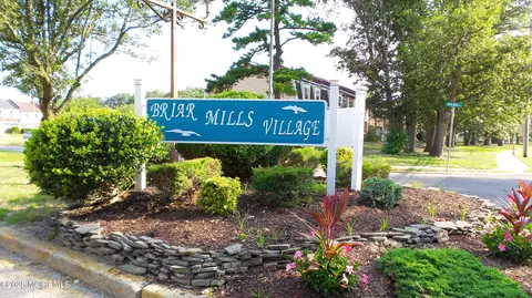 2 Briar Mills Dr, Brick, NJ 08724