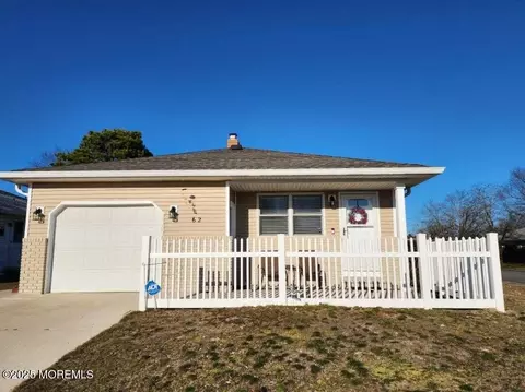 62 Castle Harbor Dr, Toms River, NJ 08757